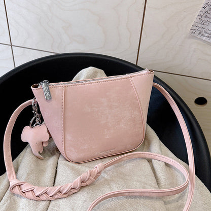Ielgy Fashionable All-Match Messenger Bag Fashionable Shoulder Underarm Bucket Bag