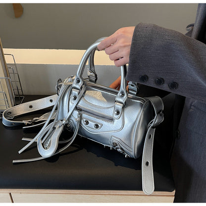 Ielgy High-End Rivets Hot Girl Style Texture Boston Handbag Niche One-Shoulder Messenger Motorcycle Bag