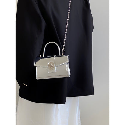 Ielgy Ladies Patent Leather Silver Locomotive Small Square Bag Hot Girl Fashion All-Match One-Shoulder Messenger Bag