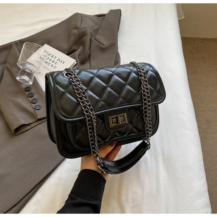 Ielgy Ladies Fashion Summer Messenger Stray Bag High-End Diamond Chain Shoulder Small Square Bag