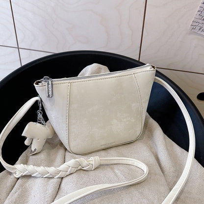 Ielgy Fashionable All-Match Messenger Bag Fashionable Shoulder Underarm Bucket Bag