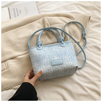 Ielgy Woven Bag Female Large-Capacity All-Match Messenger Bag Casual Portable Buck