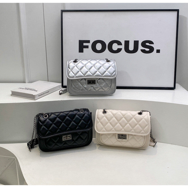 Ielgy Ladies Fashion Summer Messenger Stray Bag High-End Diamond Chain Shoulder Small Square Bag