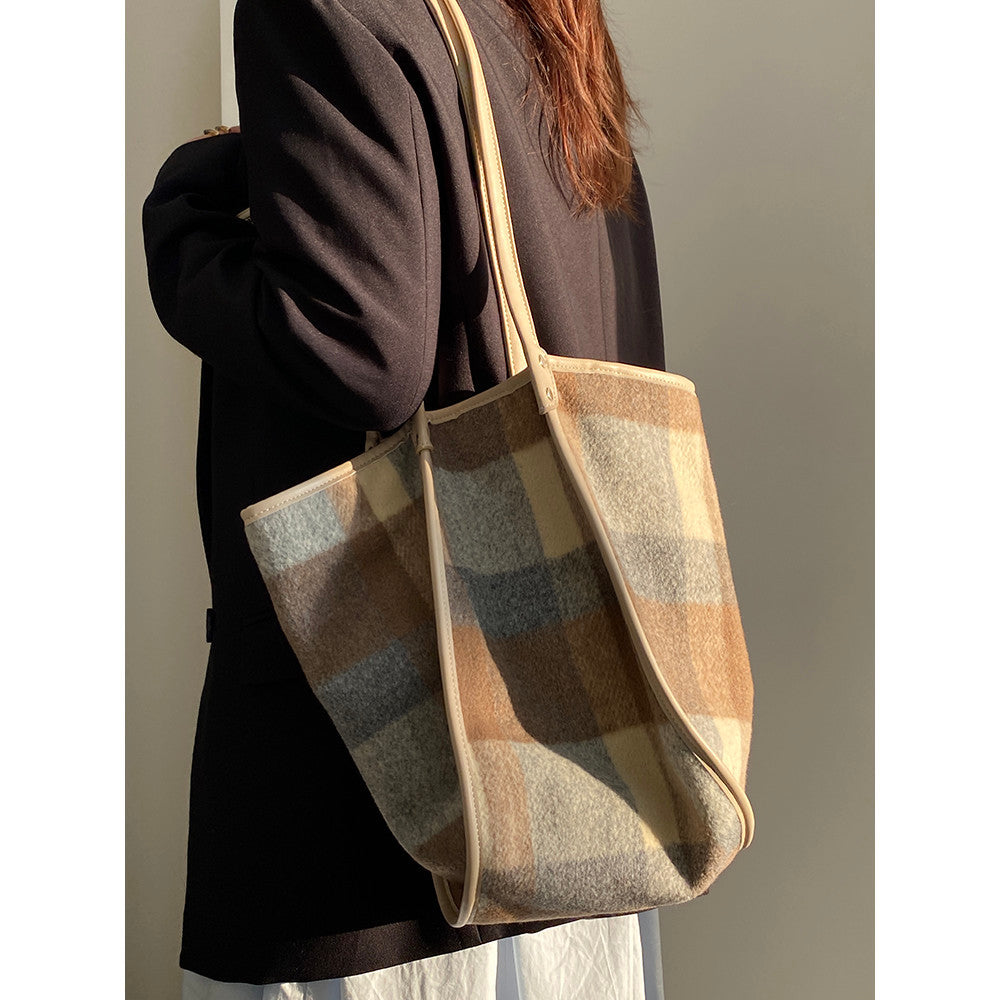 Ielgy Korean Woolen Large-Capacity Tote Bag Trendy Shoulder Handbag