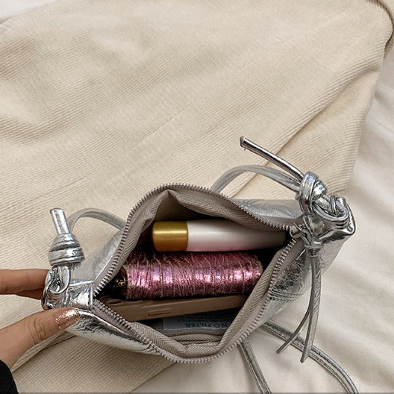Ielgy Niche Unique Fashionable Hot Girl Style Simple All-Match Dumpling Bag Casual Silver Messenger Bag