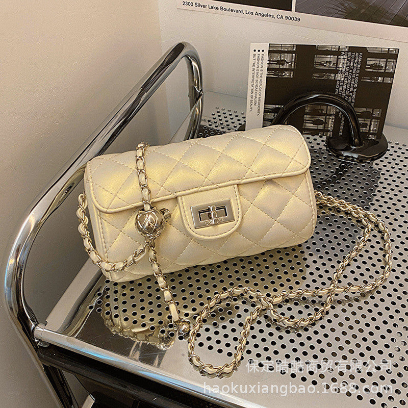 Ielgy Ladies Diamond Embroidery Thread Fashionable All-Match Chain Cross-Body Bag Flow Mini Silver Small Square Bag