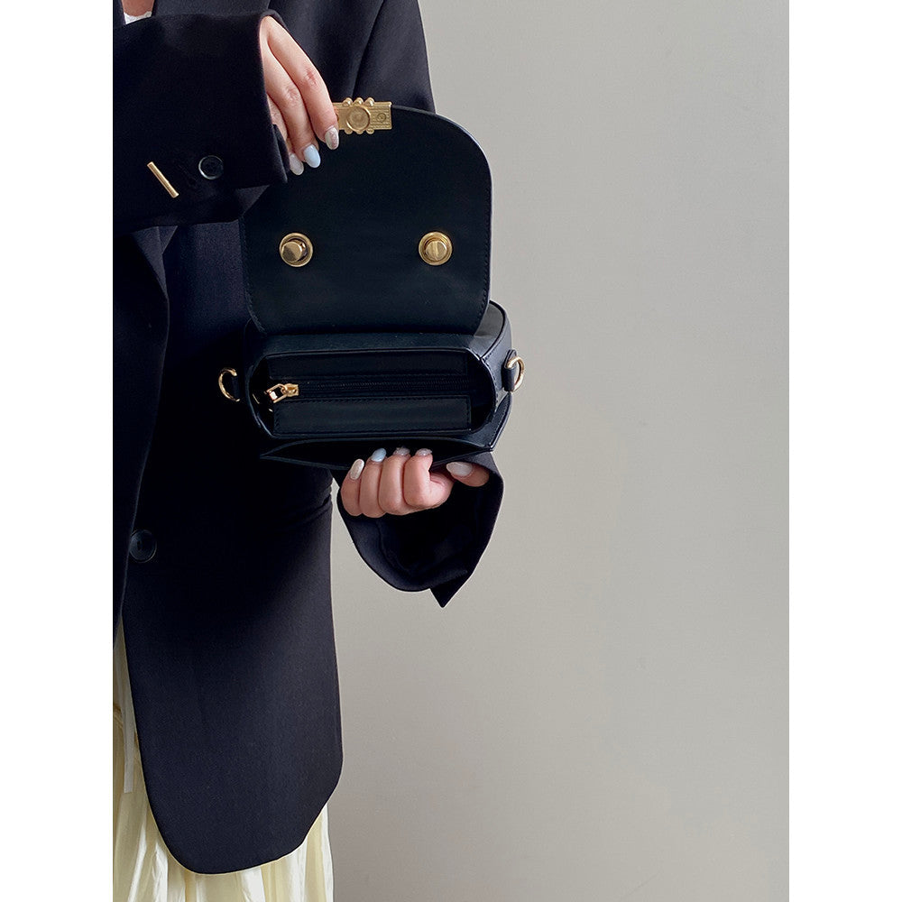 Ielgy Ladies Black Retro Saddle Bag All-Match High-End Sense One-Shoulder Messenger Bag