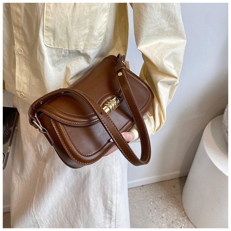 Ielgy Ladies Black Trendy Fashion Small Square Bag All-Match Casual Fashion Trendy Messenger Bag