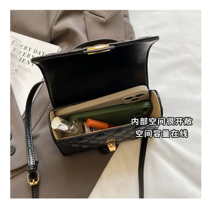 Ielgy Silver Handbag Popular Commuter One-Shoulder Western Style All-Match Messenger Bag