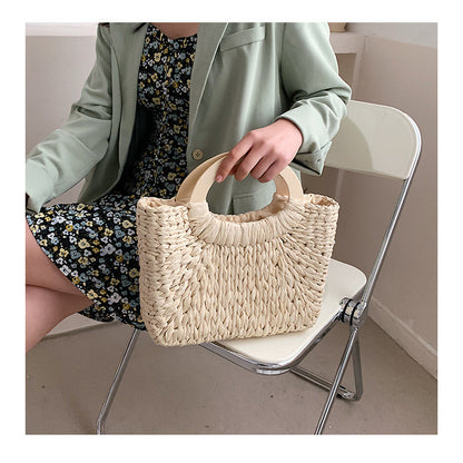 Ielgy Hand-Woven Bag Summer Beach Bag Fashion Retro Portable Straw Bag
