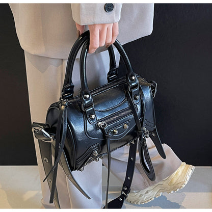 Ielgy High-End Rivets Hot Girl Style Texture Boston Handbag Niche One-Shoulder Messenger Motorcycle Bag