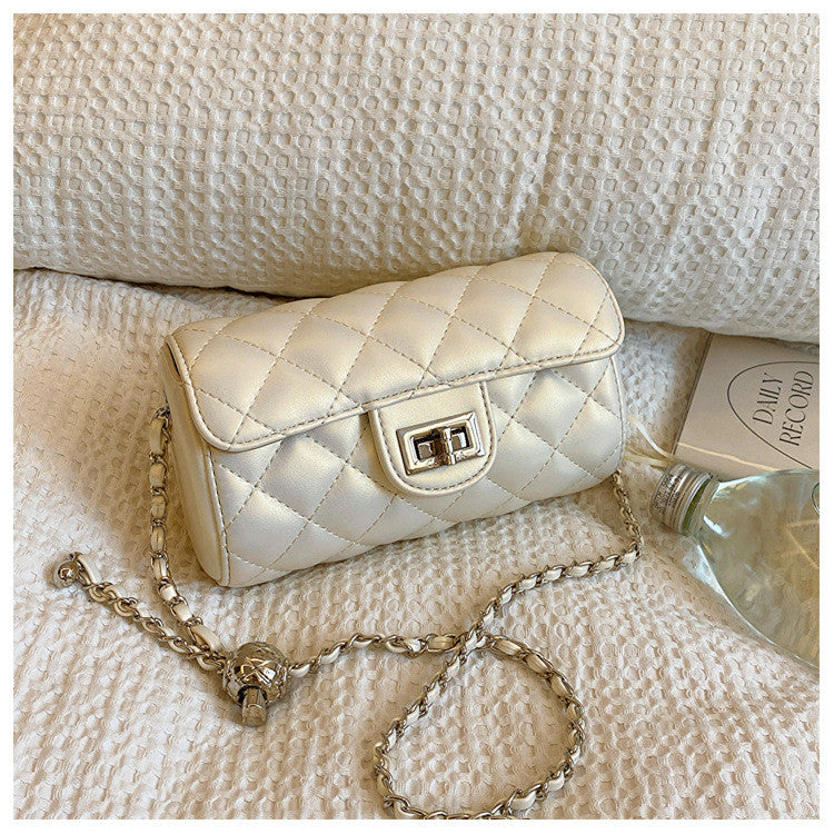 Ielgy Ladies Diamond Embroidery Thread Fashionable All-Match Chain Cross-Body Bag Flow Mini Silver Small Square Bag