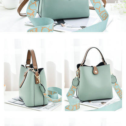 Ielgy Female Broadband Messenger Bag Korean Version Fashion Large Capacity Bucket Bag