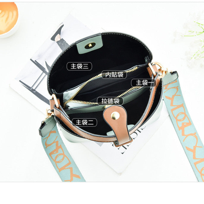 Ielgy Female Broadband Messenger Bag Korean Version Fashion Large Capacity Bucket Bag