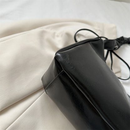 Ielgy Large Capacity Bag Ladies Black Shoulder Portable Small Square Bag