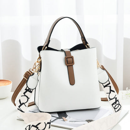 Ielgy Female Broadband Messenger Bag Korean Version Fashion Large Capacity Bucket Bag