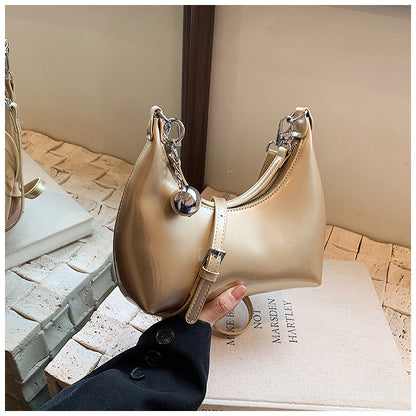 Ielgy Silver Patent Leather Crescent Moon Underarm Bag Korean Version High-End Bell Shoulder Messenger Bag