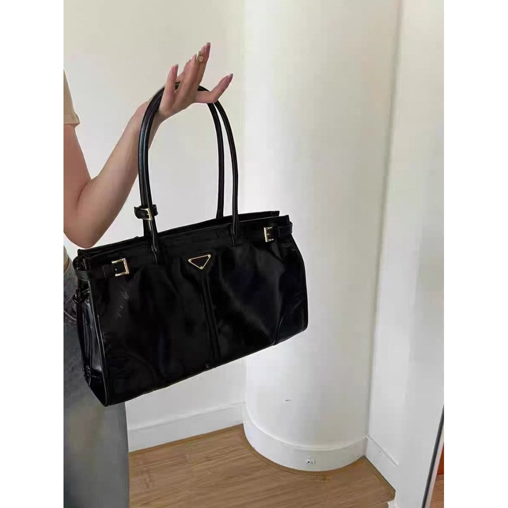 Ielgy High-End Oil Wax Leather Motorcycle Handbag Large Capacity Tote Bag Commuter Fashion All-Match Shoulder Messen