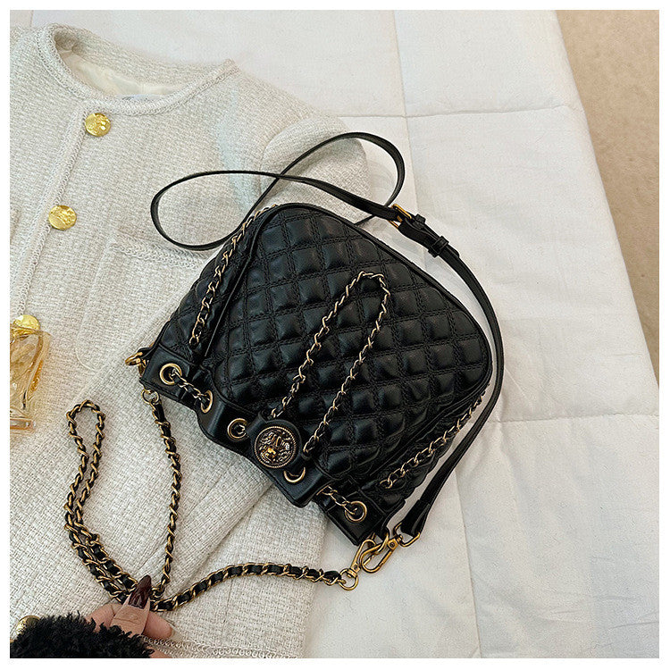 Ielgy Large Capacity Fashionable Diamond Chain Bag Shoulder Bucket Bag