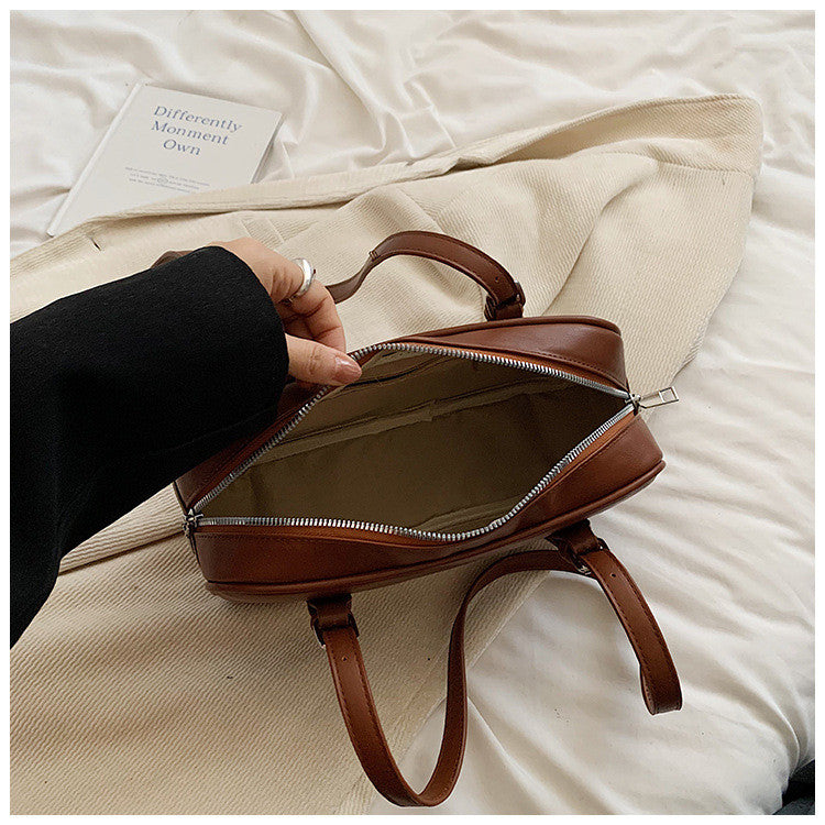 Ielgy Niche Design Retro Bowling Bag Shoulder Commuter Large Capacity Portable Underarm Pillow Bag