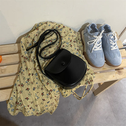 Ielgy Ladies Candy Bag Retro Fashionable Red Crossbody Saddle Bag