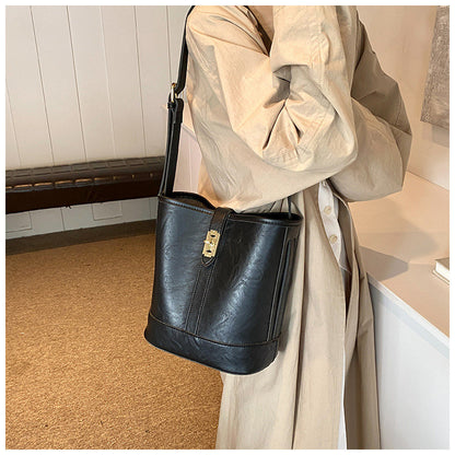 Ielgy Retro Trendy Underarm Bag Fashionable All-Match Bucket Bag Texture Casual Shoulder Bag