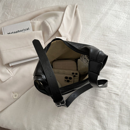 Ielgy Ladies Simple Commuter Underarm Bag Large Capacity Shoulder Tote Bag