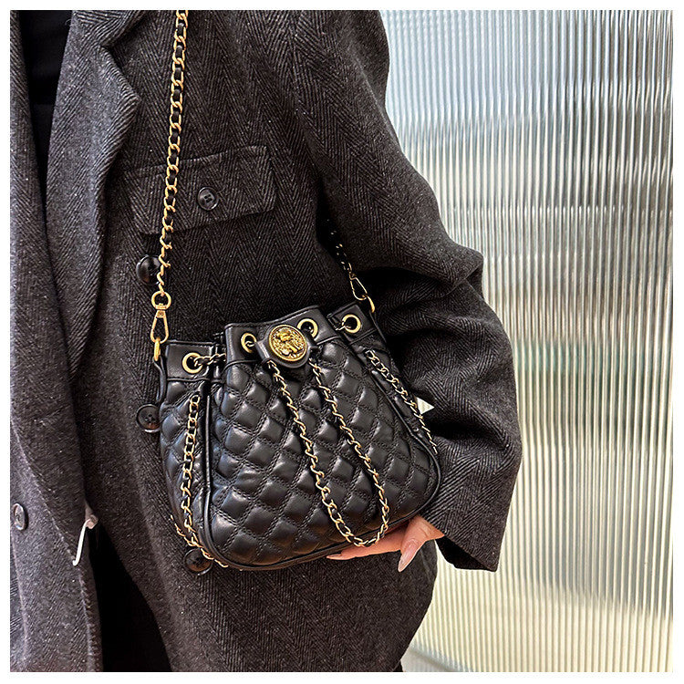 Ielgy Large Capacity Fashionable Diamond Chain Bag Shoulder Bucket Bag