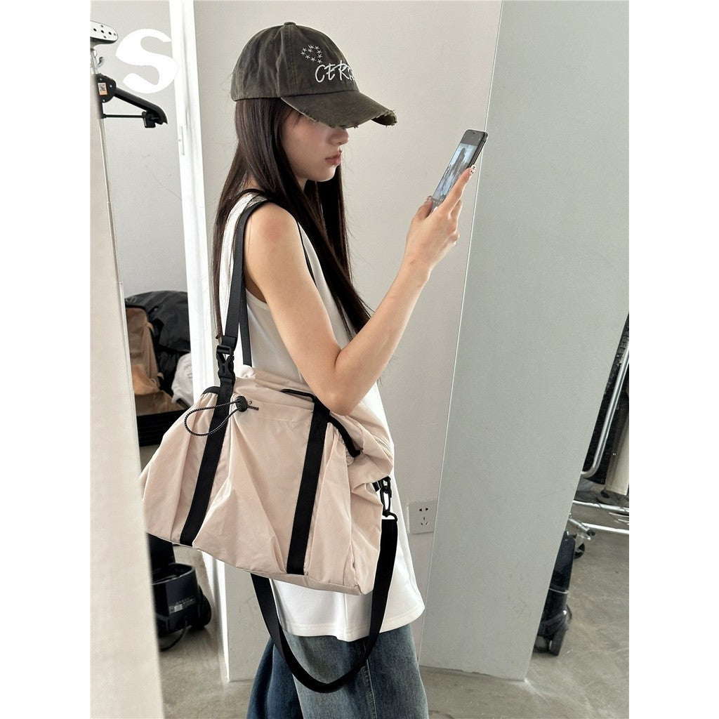 Ielgy Korean Version Simple All-Match Lightweight Nylon Travel Messenger Shoulder Bag