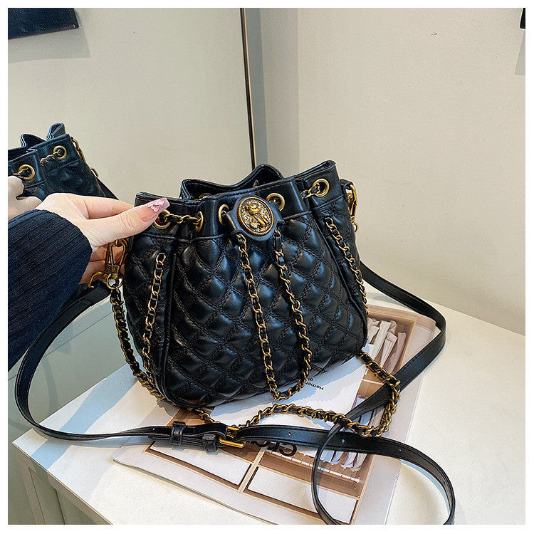 Ielgy Large Capacity Fashionable Diamond Chain Bag Shoulder Bucket Bag