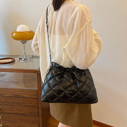 Ielgy Ladies Large-Capacity Shoulder Messenger Bag Texture Portable Diamond Bucket Bag