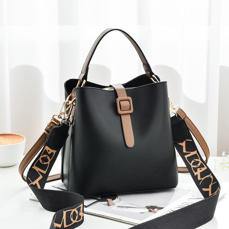 Ielgy Female Broadband Messenger Bag Korean Version Fashion Large Capacity Bucket Bag