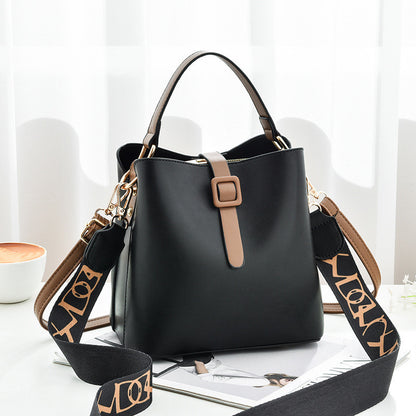 Ielgy Female Broadband Messenger Bag Korean Version Fashion Large Capacity Bucket Bag
