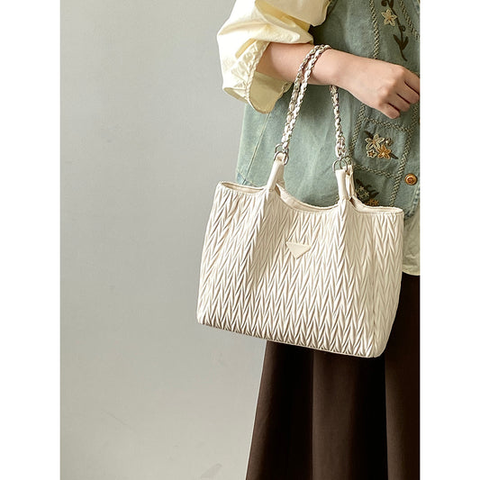Ielgy Female Bag Pleated Tote Bag Commuter All-Match One-Shoulder Portable Chain Big Bag