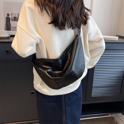 Ielgy Fashionable Large-Capacity Dumpling Bag All-Match Cool Shoulder Bag