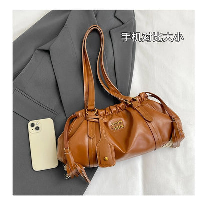 Ielgy Retro Large-Capacity Autumn Winter All-Match Casual Shoulder Bag Simple Work Commuter Tote Bag