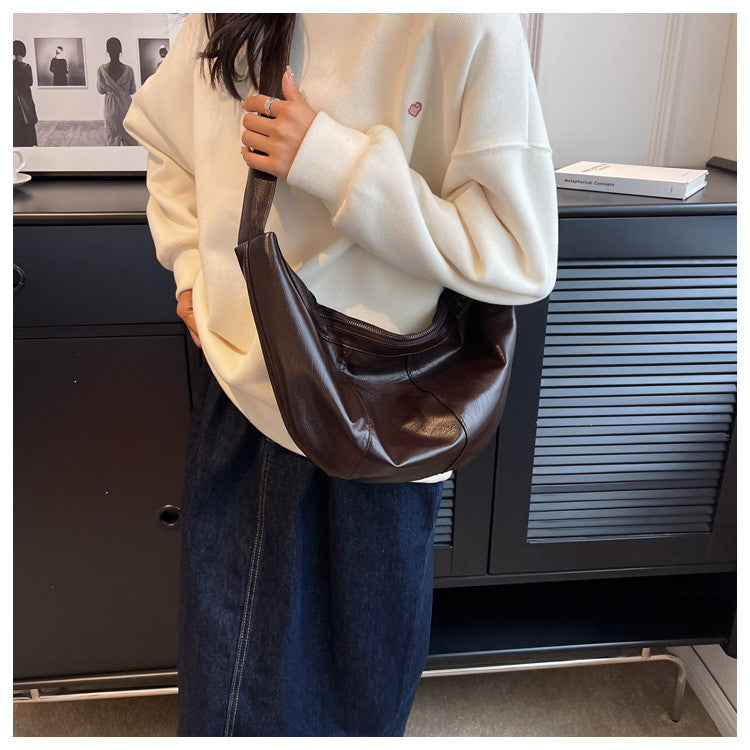 Ielgy Fashionable Large-Capacity Dumpling Bag All-Match Cool Shoulder Bag