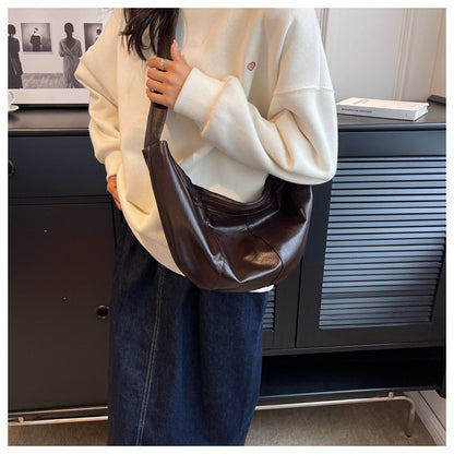 Ielgy Fashionable Large-Capacity Dumpling Bag All-Match Cool Shoulder Bag