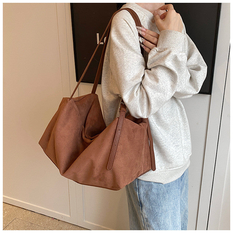Ielgy Retro Matte Suede Tote Bag Large Capacity Commuter Armpit Order Shoulder Bag