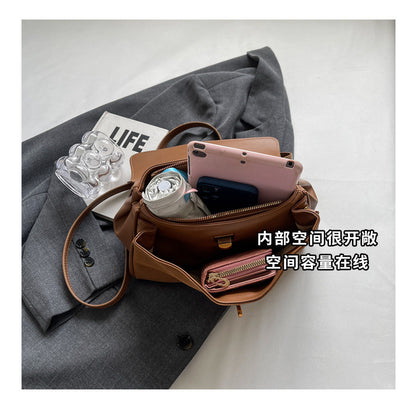 Ielgy Retro High-End Feeling Large-Capacity Shoulder Bag Autumn Winter Frosted Commuter Cross @
