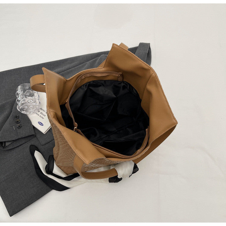 Ielgy Korean Version Work Commuter Large Capacity Bag Autumn Winter Retro Fashion Tote Bag