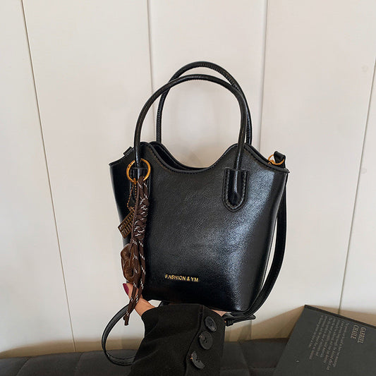 Ielgy Autumn Winter Retro High-End Feeling Fashionable All-Match Messenger Bag Portable Bucket Bag