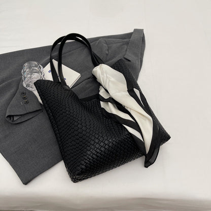 Ielgy Korean Version Work Commuter Large Capacity Bag Autumn Winter Retro Fashion Tote Bag
